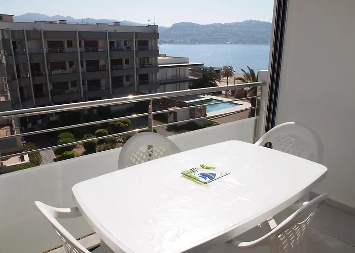 Miramar 28a * Roses
