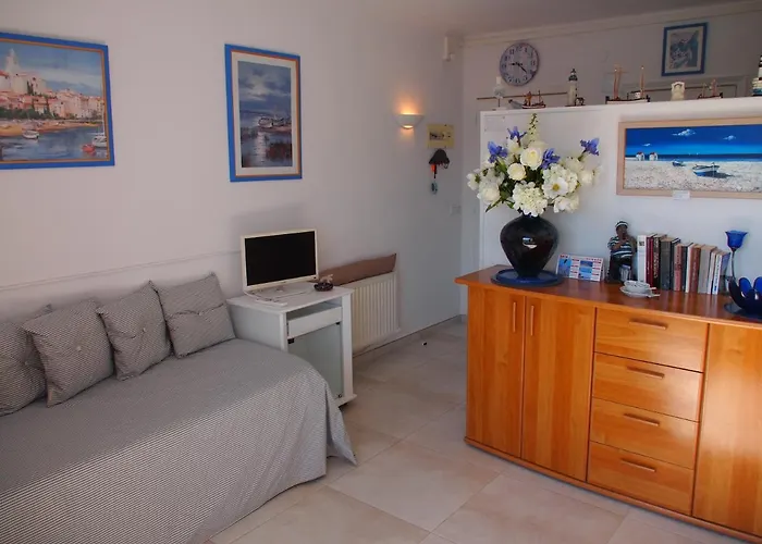 Miramar 28a *