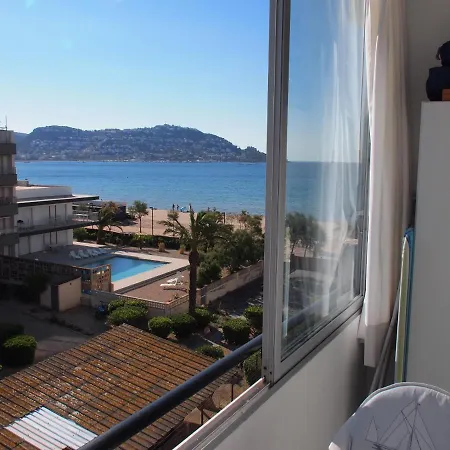 Miramar 28a